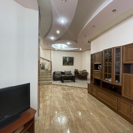 Apartment #1 In The City Center エレバン エクステリア 写真